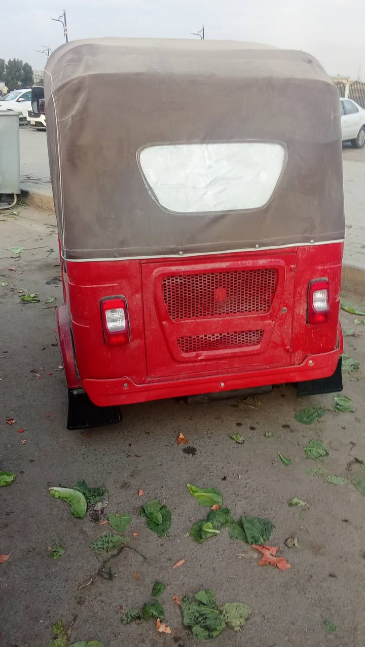 السلام عليكم تكتك للبيع موديل 22 اوراق باسمي سعرها 7700 وبيها مجال الاتصال***********
