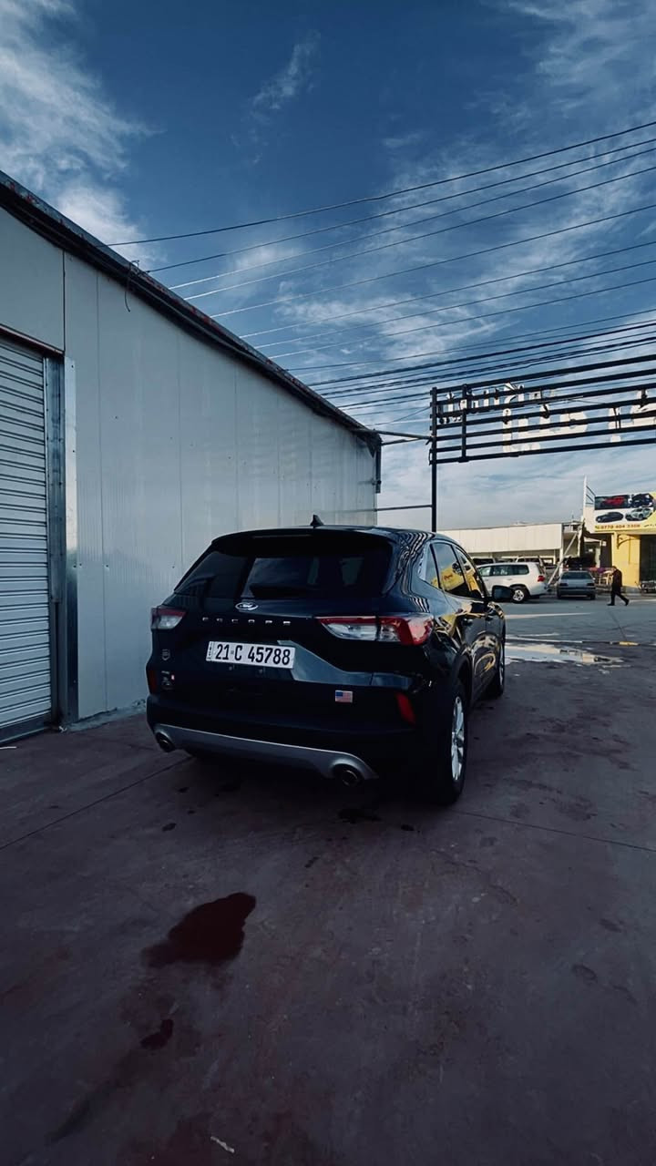 بەناوی خودای گەورە فۆڕد ئیسکەیپ ٢٠٢٢ SE
سەیارەکە ٣ بستۆنی ١.٥ تۆربۆیە .مواسەفاتەکانی :ڕادارو خەتی جادە و تەحدید سورعە و بەسمە و ٥ مۆدی لێخوڕین و گێڕی قورس و ئۆتۆ ستارت ستۆپ و دەبڵ زۆنی تەبرید و ئەپڵ کار پلەی و ڕادار ستۆپ و جام ئۆتۆ و لایت عەدەسە و بەگ لایت لید و حاسەی تایە و زۆر مواسەفاتیتر . سەنەوی تا ٢٠٢٩ تازەیە یەک پەڵە ساردی هەیە و هیچی تری نیە ٥٨ هەزار کیلۆمەتر ڕۆشتوە سەیارەکە نمونەی جوانیە هیچ مەسرەفێکی تێدا نیە 
***********
***********
شوێنم سلێمانیە السليمانية, العراق
