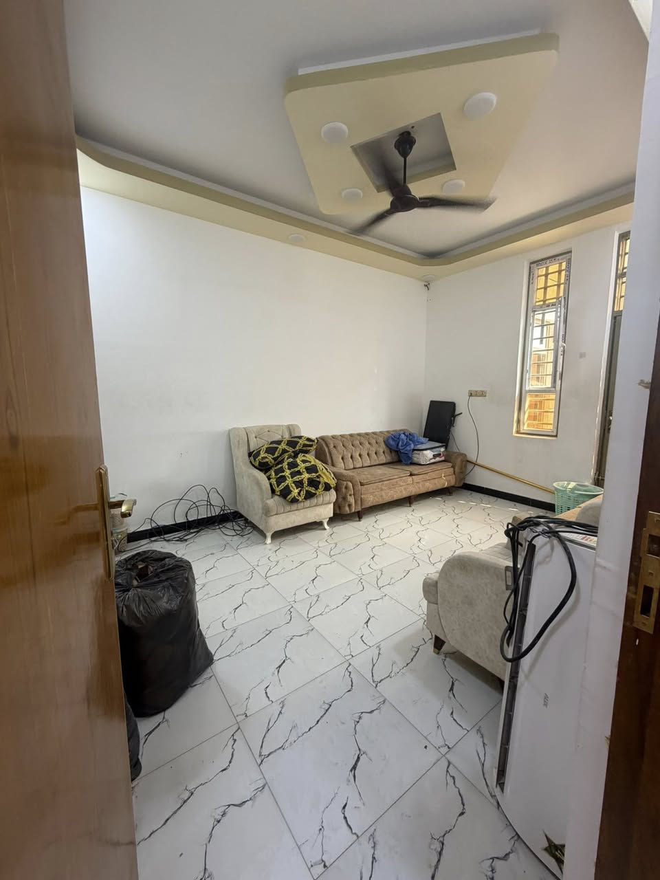 دار للبيع
المساحه 105م
الصالحيه 
مقابل مضيف الإمام الحسن(ع)
طابو زراعي 
غرفتين 
ديوان
صاله وصحيات داخلية و خارجية
الطابق الثاني غرفه واحده
  
هاتف: ***********
