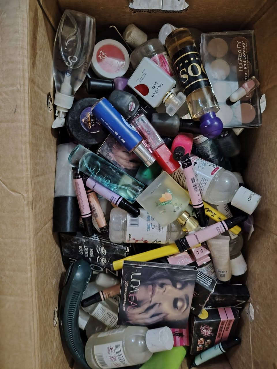 شلعة كراتين مكياج  دبل 6 كراتين ابيعهن شلعة كاملة 
***********
