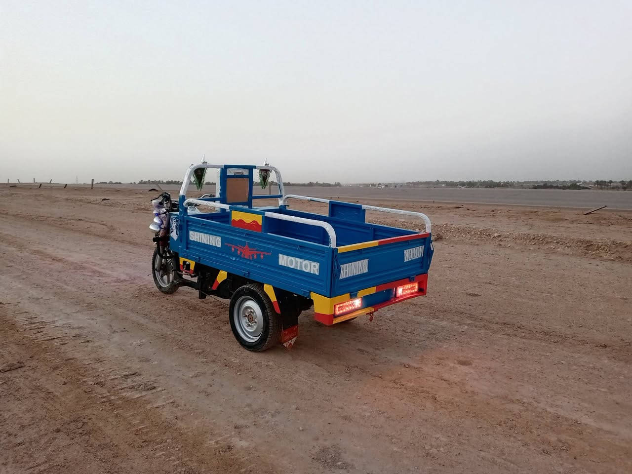 السلام عليكم ستودات للبيع موديل 21 محرك 22 اوراق اصولي كفاله عامه ستوته جاهزه سعر 1500 وبيها مجال المكان بابل الشوملي الرقم ***********
