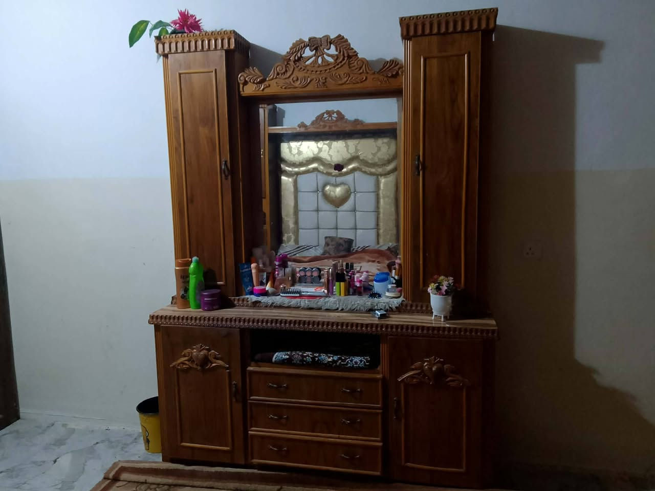 غرف نوم نضيفه كلش   اي ضرار مابيه للاستفسار اتصل برقم ***********المكان موصل قضاء تلكيف
