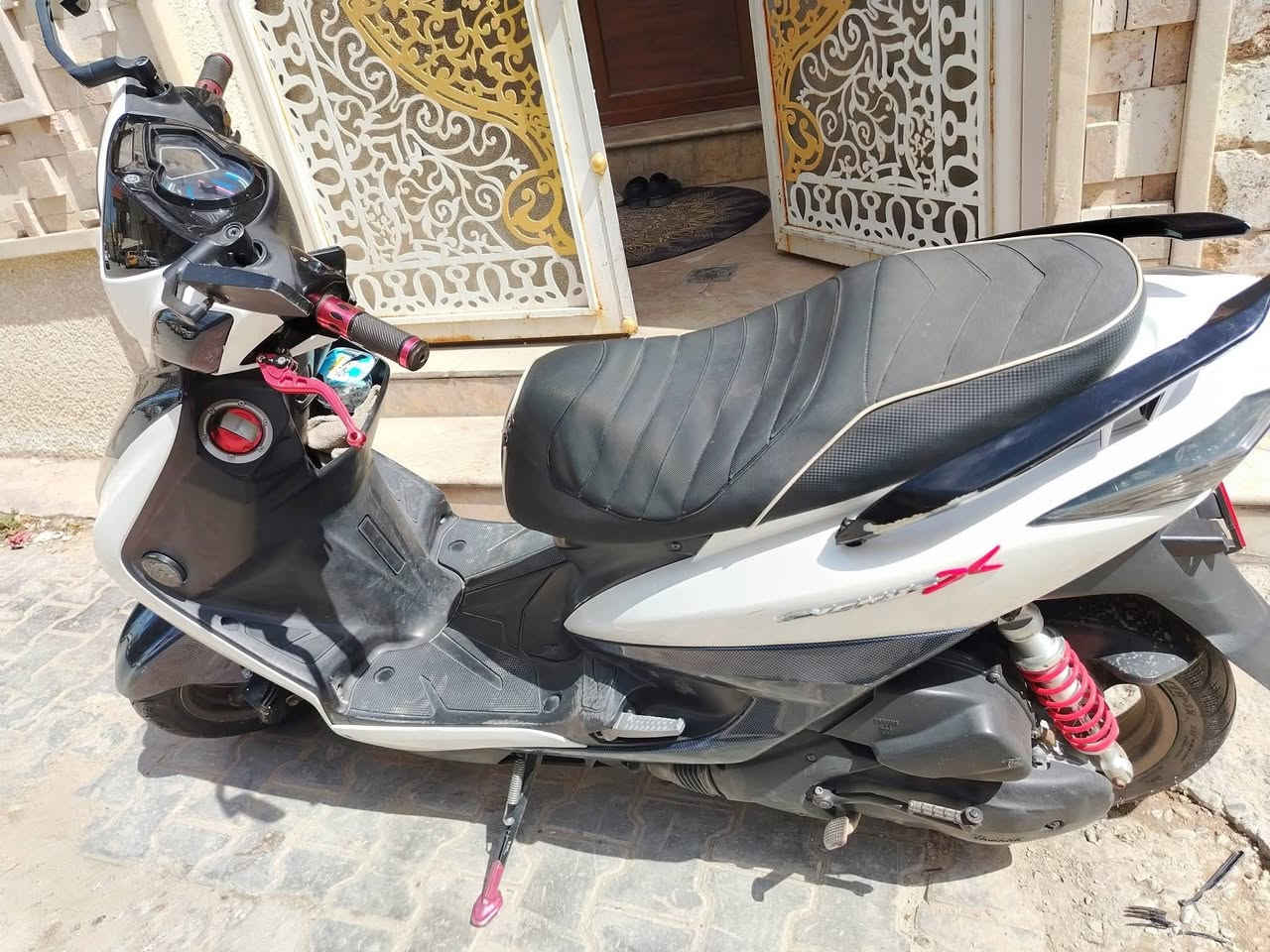 سلام عليكم اخوتي سكنس فحل مزوده مناك الله شاهد
 بغدحت تغليف فابلون دبلات رياضيه جاهزه من اي نقص اخوتي السعر١٣ ورقه وبيه مجال الطيبين اخوتي
***********اد الكاظمية

