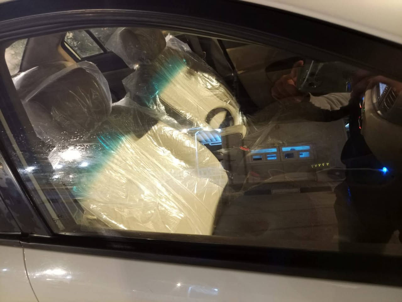 اكسنت موديل 2010 لون ابيض رقم شمالي السعر 91 وبي مجال للشراي جديد سنويه جديده تريد مداور تريد وكاله السياره بيه فقط بنيد تبديل بدون دواخل مع بارد صغير بلجاملغ الامامي وشخط بلباب الخلفي بسيط كير ومحرك مكفولات محركه 1400 تبريد شغال سياره كامله وجاهزه ماعايزه الي يحب يستفسر يتصل عنوان قادسيه نجف قرب المطار *********** النجف, العراق
