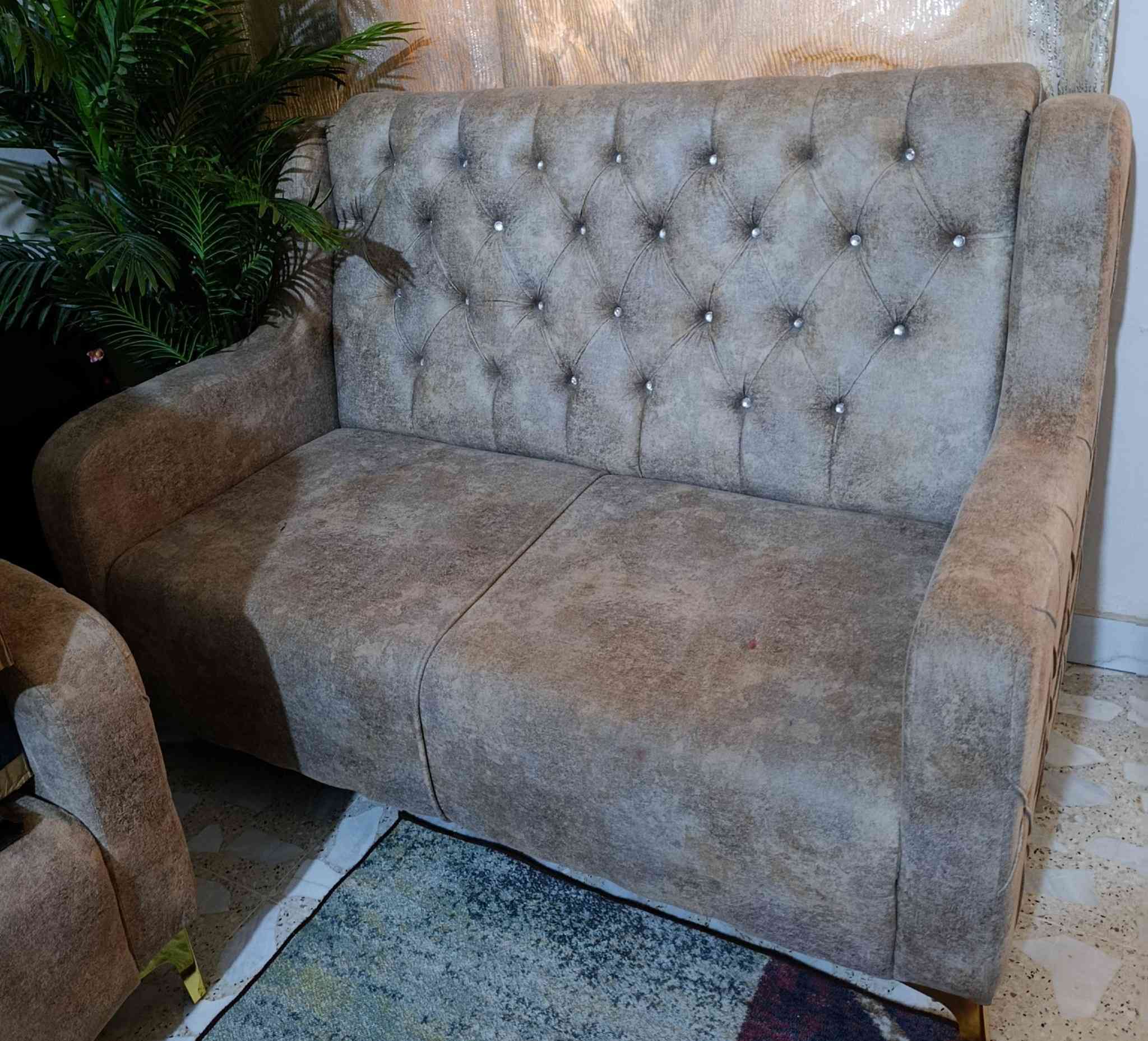 بسبب الوعود الكاذبة أعادة نشر تخم للبيع سعره 200
***********
