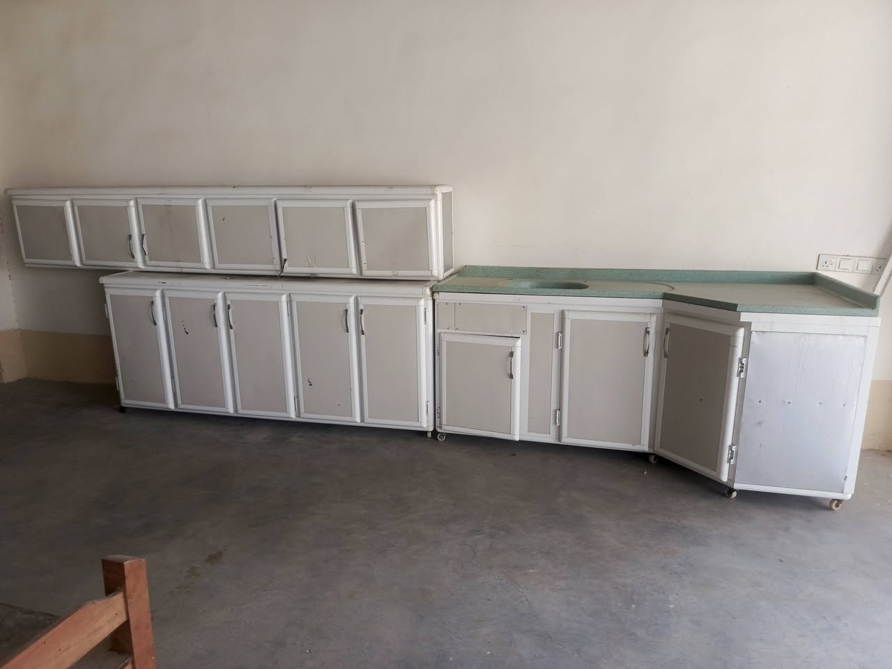 السلام عليكم يوجد كاونترات ودستور سليماني للبيع نقداً أو أقساط الموقع بداية مدخل الزاب للاستفسار الاتصال على الرقم ***********
