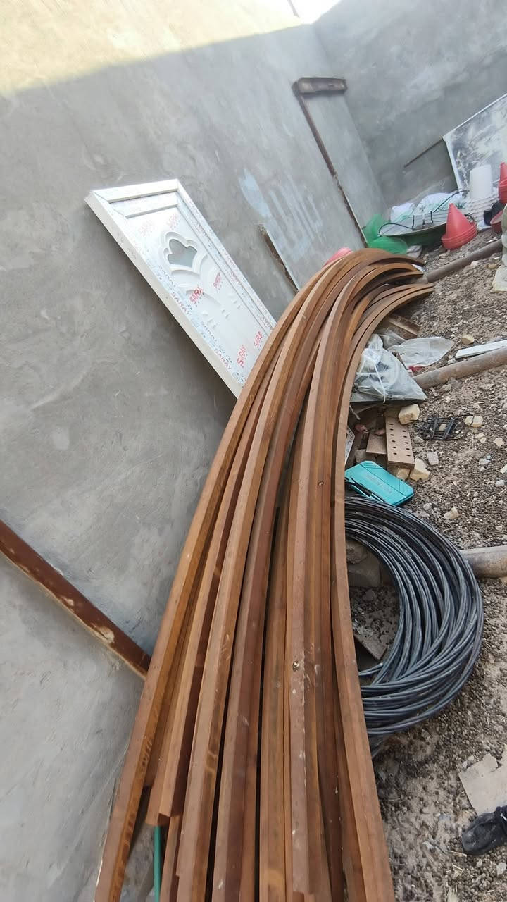 سلام عليكم غراض مال حقل للبيع عازل السعودي عرض الفه متر  و٢٠سم وطول الفه ١٤ متر عدد ٣٠الفه عازل باب بلاستك جديد مفرغات ٢ ام٧٠ جدد وحد ام ٦٠ مستخدمه ضفيره ٤اغطوط ام ٢٥جديد مناهل عدد ٣٠ علافات عدد ٣٠ مخطوره ام طنين مستخدمه وجبه واحد ومخطوره نص طن جديد حاضنات عدد ٢سيم ٥٠ كيلو حديد عل شكل اقواس ١٠ قواس اتريده جادر اتريده حقل ولقواطع مالته موجود:  فيس مامتواجد اي ستفسار رقم الهاتف ***********
ماكني بصره قضاه المدينه
