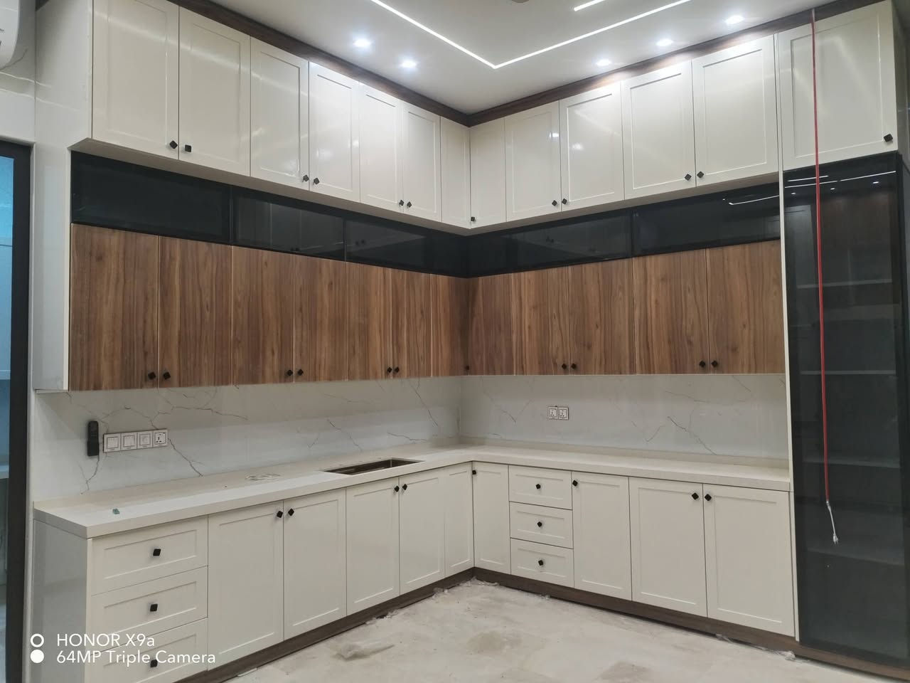 #اجعلي_مطبخك_اجمل_معنا 💛

عروضنة غير شكل👏🏻☝️

خشب داخل MDF تركي درجة اولى

الابواب HDF تركي درجة اولى

مرمر صناعي و كوارتز و كرانيت طبيعي 
و مرمر طبيعي 
تصاميم 3D
كل ماهو جديد تجدونه لدينا

متانة ودقة الصنع وتصميم هادئ ولمسة فنية🤞 

فقط اختاري الموديل والباقي علينا
 
للأستفسار يــرجــى مــراســلــة البيج #حسين #شبع


**إذا كنت صاحب هذا الإعلان وتريد حذفه لأي سبب، رجاءا أرسل رسالة إلى الدعم الفني**