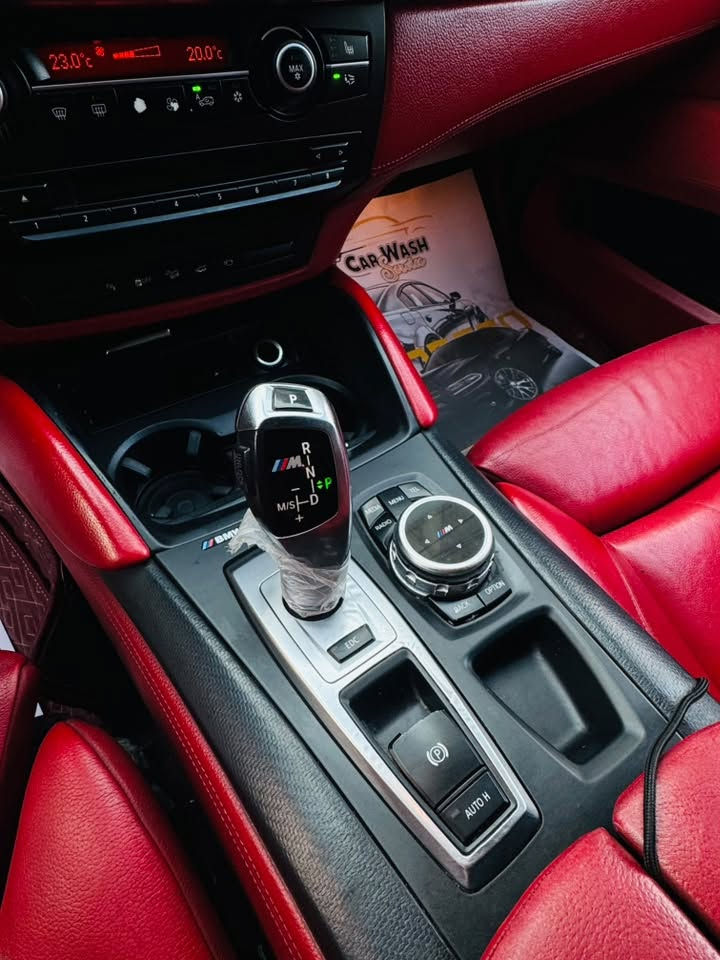 BMW X6 #M_Power 2014 
خليجي وكالة العروش 
بدون صبغ سيرفس كامل بدون اي نقص
المواصفات::
داخل جلد احمر بلادي
كشنات تدفئة تبريد كهرباء 
كير ٦ نمر 
داتا شو
ويل ٢٠ M بلادي
سرعة ٣٠٠
شاشة خلفية
كاميرات ٣٦٠ درجه
حساسات امامي خلفي
رقم اربيل مميز بأسمي هزه سنويه جديده
للاستفسار ::***********
