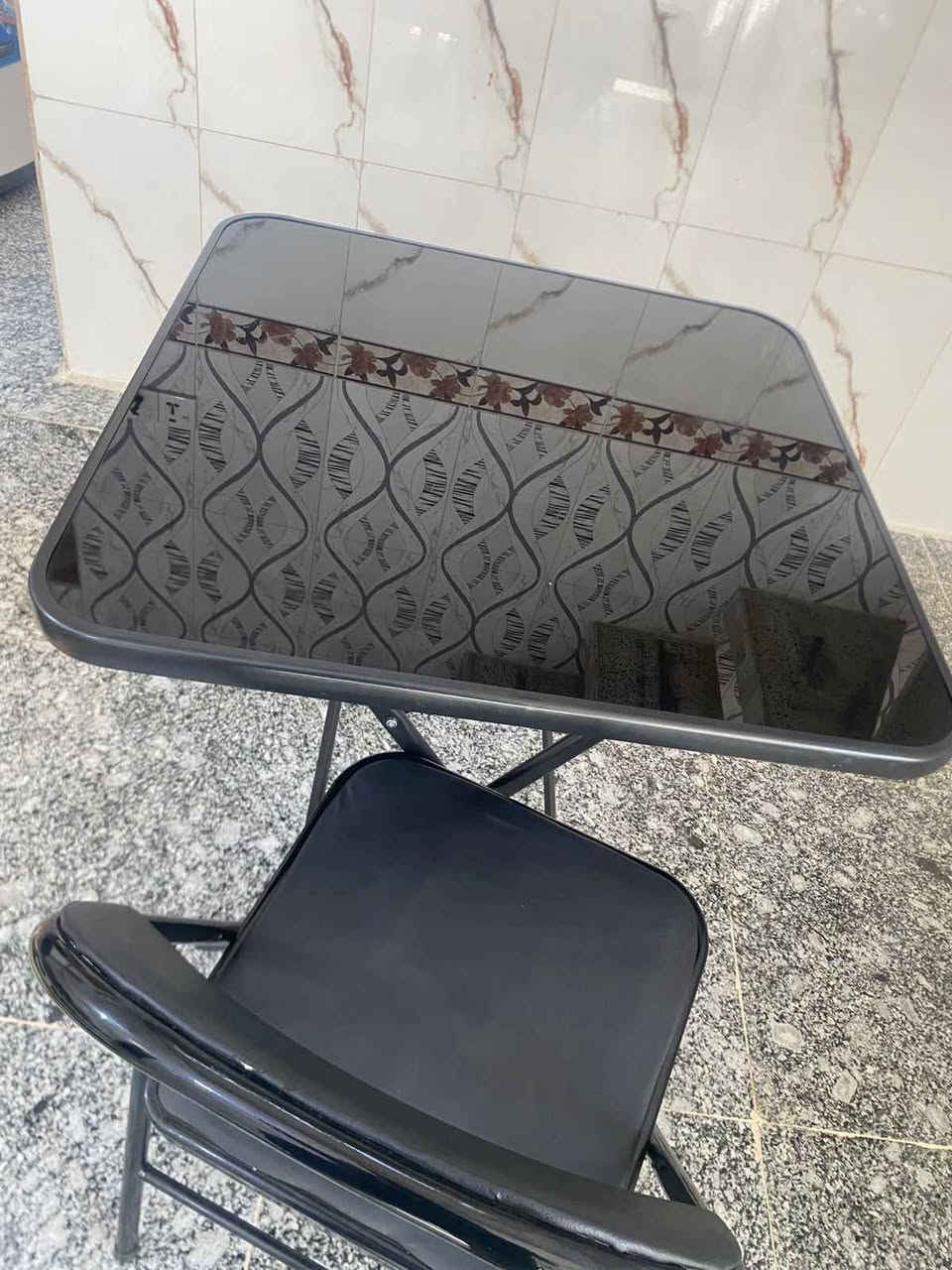 سنك جديد ابيض طوله متر وربع نظافته واضحة بالصوره سعره 140 وبي مجال 
ميز طعام مع كرسي واحد جديد كلش استخدام شهر فقط سعره 70 عمارة, ميسان


**إذا كنت صاحب هذا الإعلان وتريد حذفه لأي سبب، رجاءا أرسل رسالة إلى الدعم الفني**