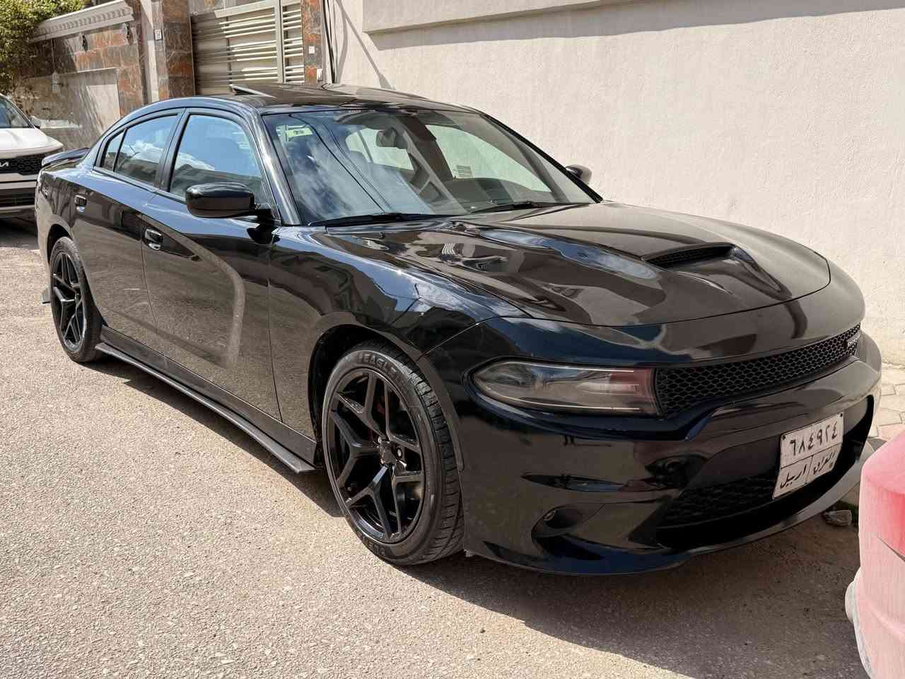 سلام عليكم 
جارجر مديل ٢١ خليجي وكاله هارلم GT
فول فتحه سلايد روف
حساسات 
شاشه كبير 
تراك باك
ويل ٢٠ تو سايز 
كشنات جلد حضن
مواصفات gt معروف الخليجي 
بيه صبغ بدون فتح وبدون تبديل بنيد وجاملغ السكن صار بيهه ب العراق 
السعر ٢٤٥ 
للاستفسار على الرقم *********** متواجد ع النت ووتس اب
