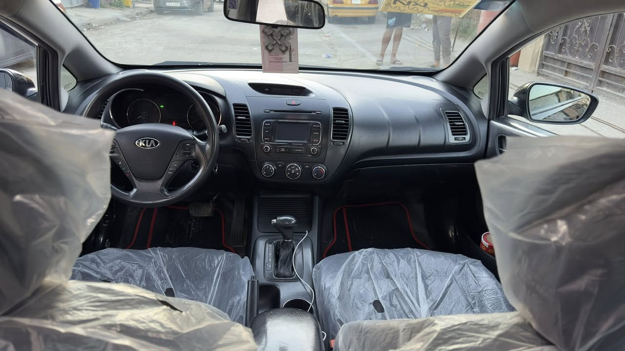 اسلام عليكم 
للبيع كيا فورتي 2016 امريكي 
محرك 1800  
السيارة جاهزة تخم تاير جديد 
تبريد ❄️ + تدفئة 
حادثها جاملغ  يمين ومصلح نفسة راجع 
السيارة كلها ليبل واحد بدون صبغ فقط بارد 
ماشية 109 ميل 
السعر 107 بيها مجال 

العنوان شهداء البياع 

***********
