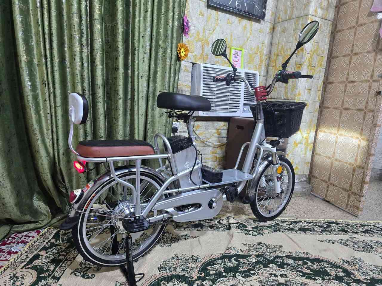 السلام عليكم دراجه شحن ياباني اصلي بطاريه ليثيوم كلش جديدة مابيهه اي نقص  رقمي للتواصل ***********
