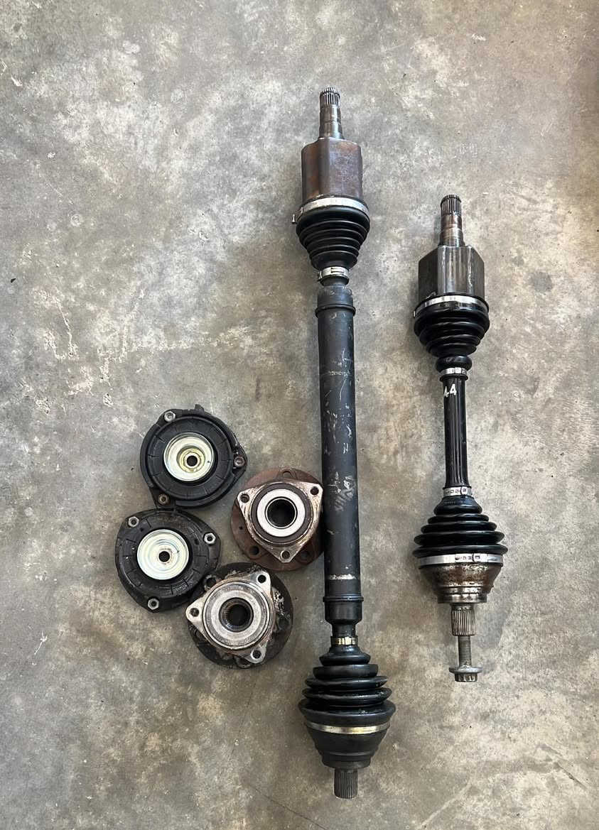 اي استقسار ***********
لبيع  جميع قطع غيار سيارا المانيه 

‎اطلس - تيكوان- طاوس - جيتا - باسات - كولف 

‎توصيل جميع محافظات العراق
