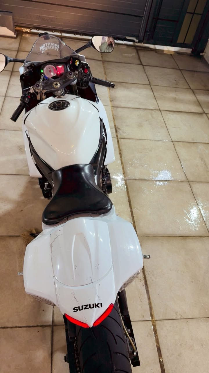 السلام عليكم شباب جكسر وارد امريكي حادث كفر ومبدل كفاله مكينه وكير ودراجه خير من الله كلشي شغال بيه ماكو شي عطلان بيه…ممشه دراجه 42 الف حقيقي….عليه تطوالات خلفيه وفيت بم ريسنك وبلكات ريسنك….وهاي صوره كدامكم موضحه إله اكثر وتجي وشوفه احله بعد بهواي مكاني بغداد العامريه ***********واتساب وعادي
