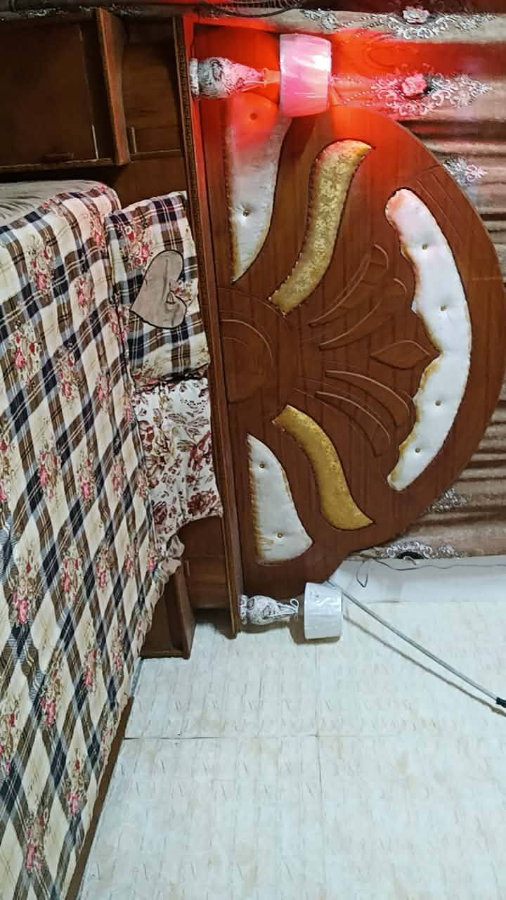 السلام عليكم شباب غرفه للبيع نضيفه والشراي بخدمته بلشاميه بحي العسكري الغربي ***********
