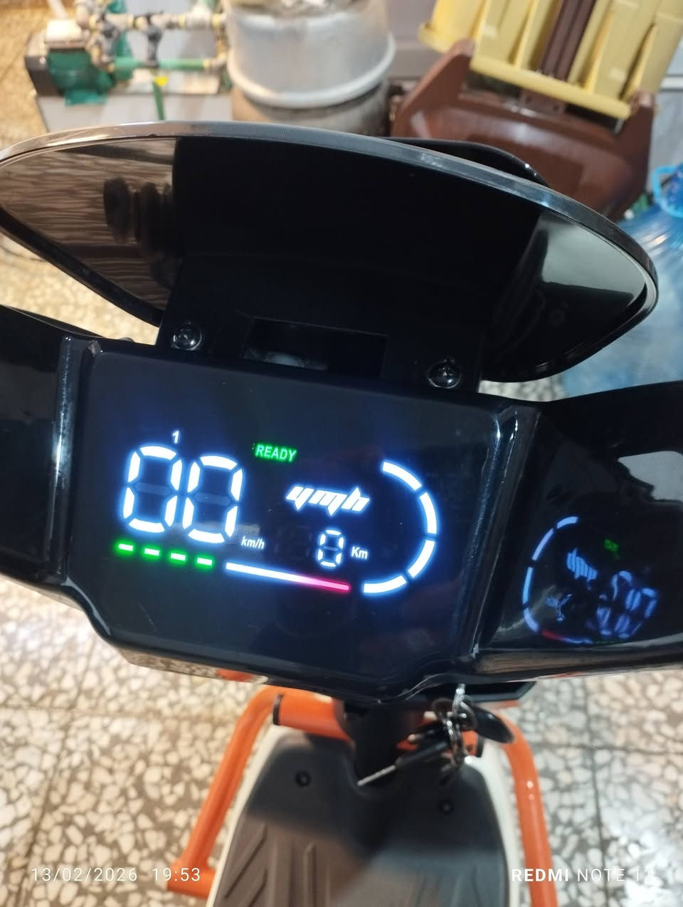 السعر 250 الف دراجة شحن كلشي شغال بيها وشرط الفحص استعمال قليل عنواني بغداد الشعب *********** واتساب
