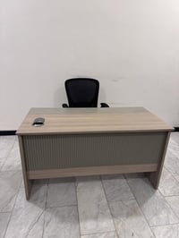 مكاتب للبيع عدد٤ سعر الواحد 80,000 السعر بدون الكرسي  للاستفسار / 0770...