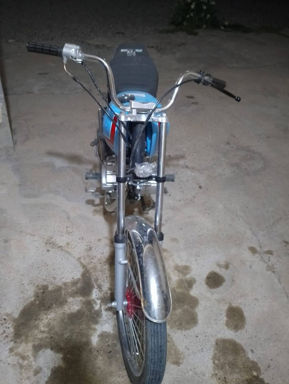 السلام عليكم
موطور رياضي انتنس للبيع موديل2025
صار شهرين مشدود للبيع متوازي علا بيعتو موطور نضيف حيل السعر550 وبي مجالل بيع فقط***********
