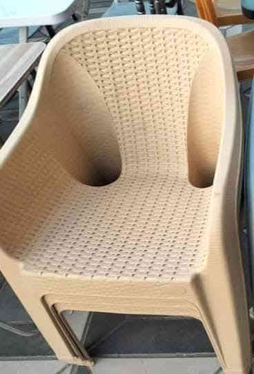 السلام عليكم كراسي و ميوزا  للبيع تصفيت محلات علمآ منتوجنا تركي 🇹🇷 🇹🇷🇹🇷 متوفر قياسات الطاولات { 120 * 70 } و { 120*60 } و { 90*90 } و { 80*80 } و { 70*70 } و { 60*60 } ايضآ يوجد كراسي مصنوع بأيادي تركية درجه اولى غير تقليدي الكرسي ملكي عظم عاج مقاوم للماء و الرطوبه يناسب الجلسات الداخليه و الخارجيه مقاوم للكسر و الخدوش يتحمل الأوزان الثقيله و الخفيفه  للأستفسار أكثر كل ما عليكم المراسله أو الأتصال على الارقام الموجوده أرجو أن تكون صيغة السؤال والجواب عن طريق الواتساب فقط  وليس على العام  لكي ارسل كافة التفاصيل
***********
