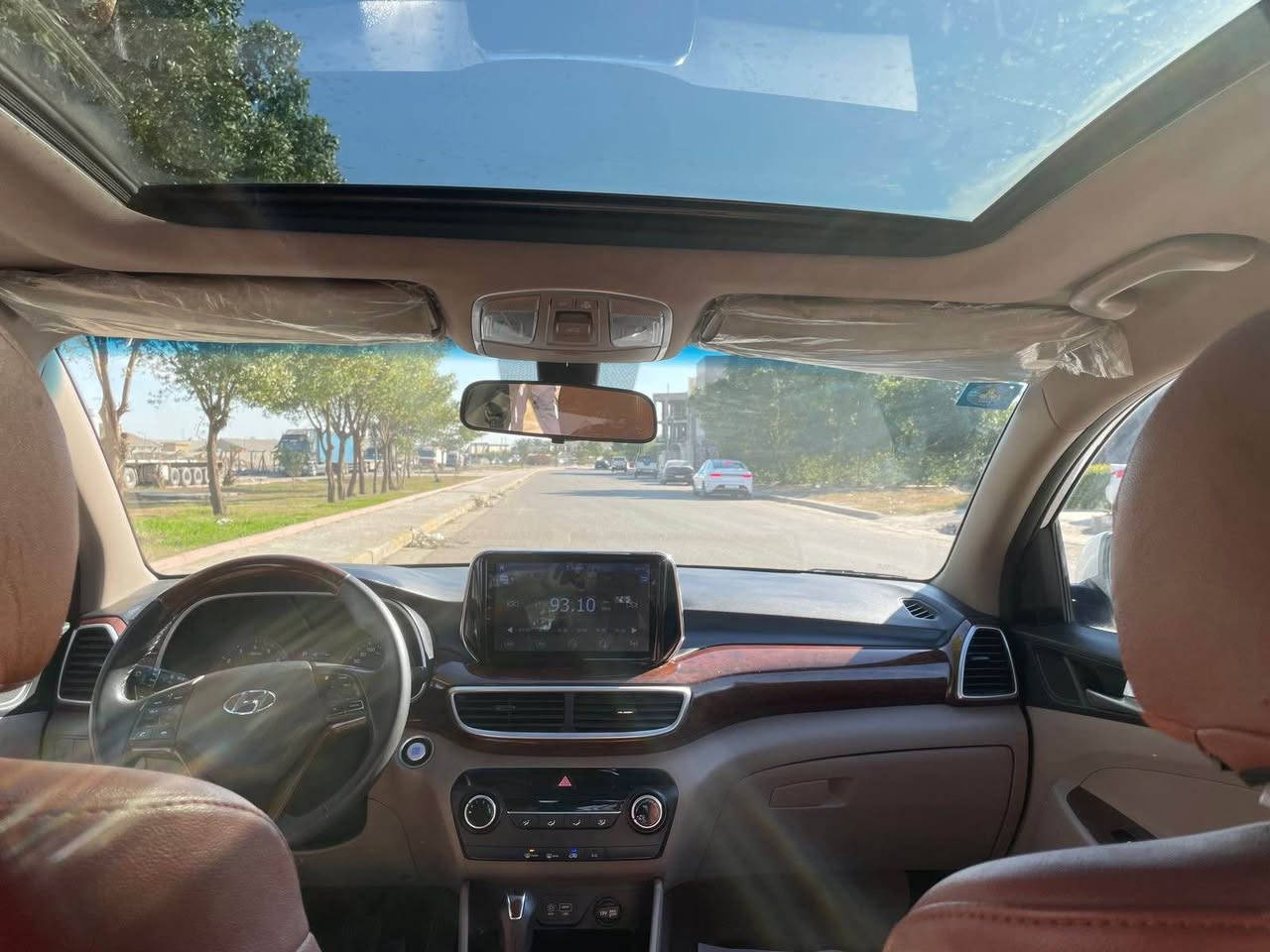 السلام عليكم توسان للبيع موديل 2019 خليجي فول 
مكفولة من الصبغ 
ماشية. 57 الف كيلو
مكان السيارة بغداد السيدية
*********** بغداد, العراق
