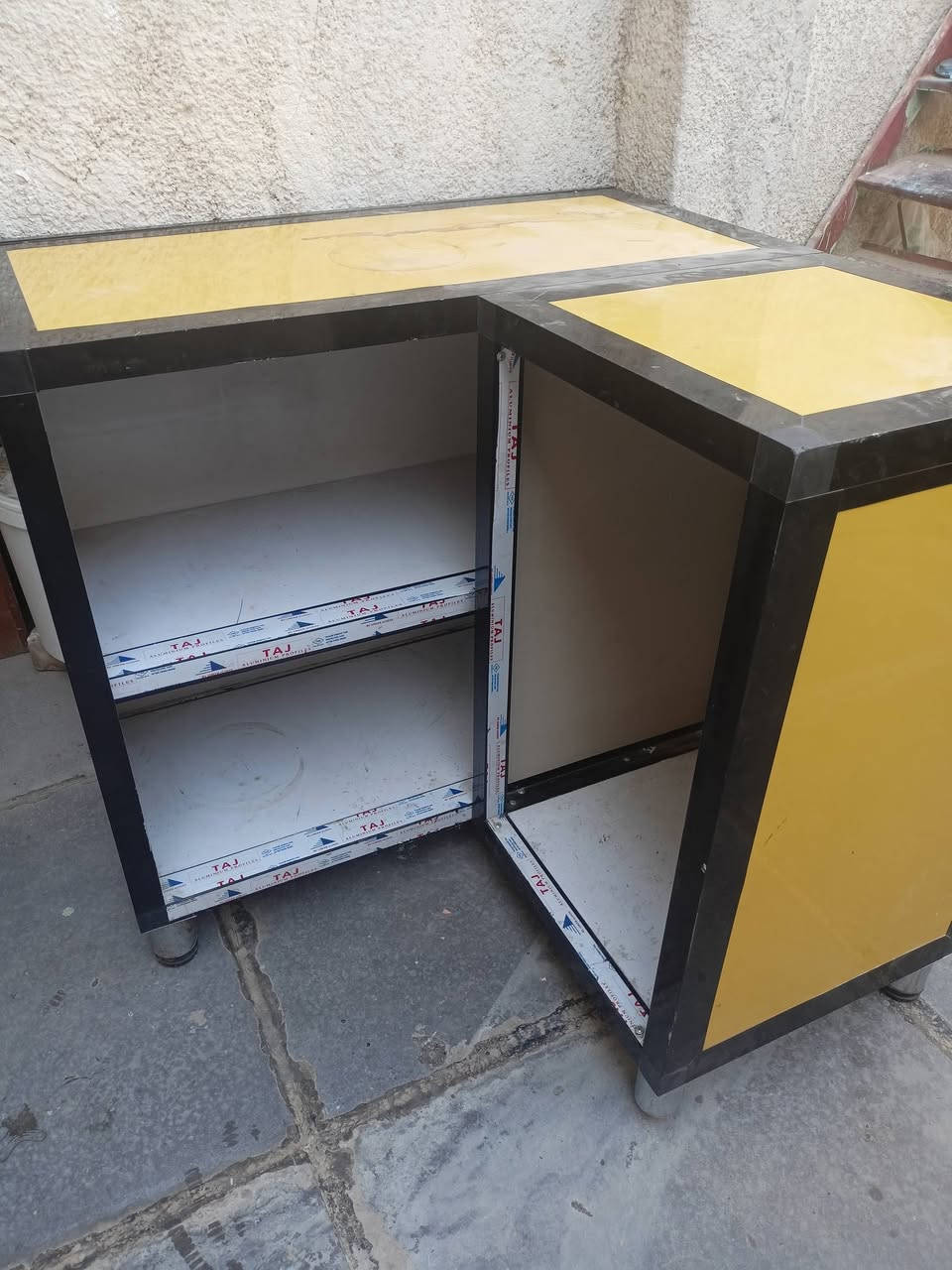 سلام عليكم غراض مطعم للبيع مكاني بغداد مدينه الصدر  ***********
