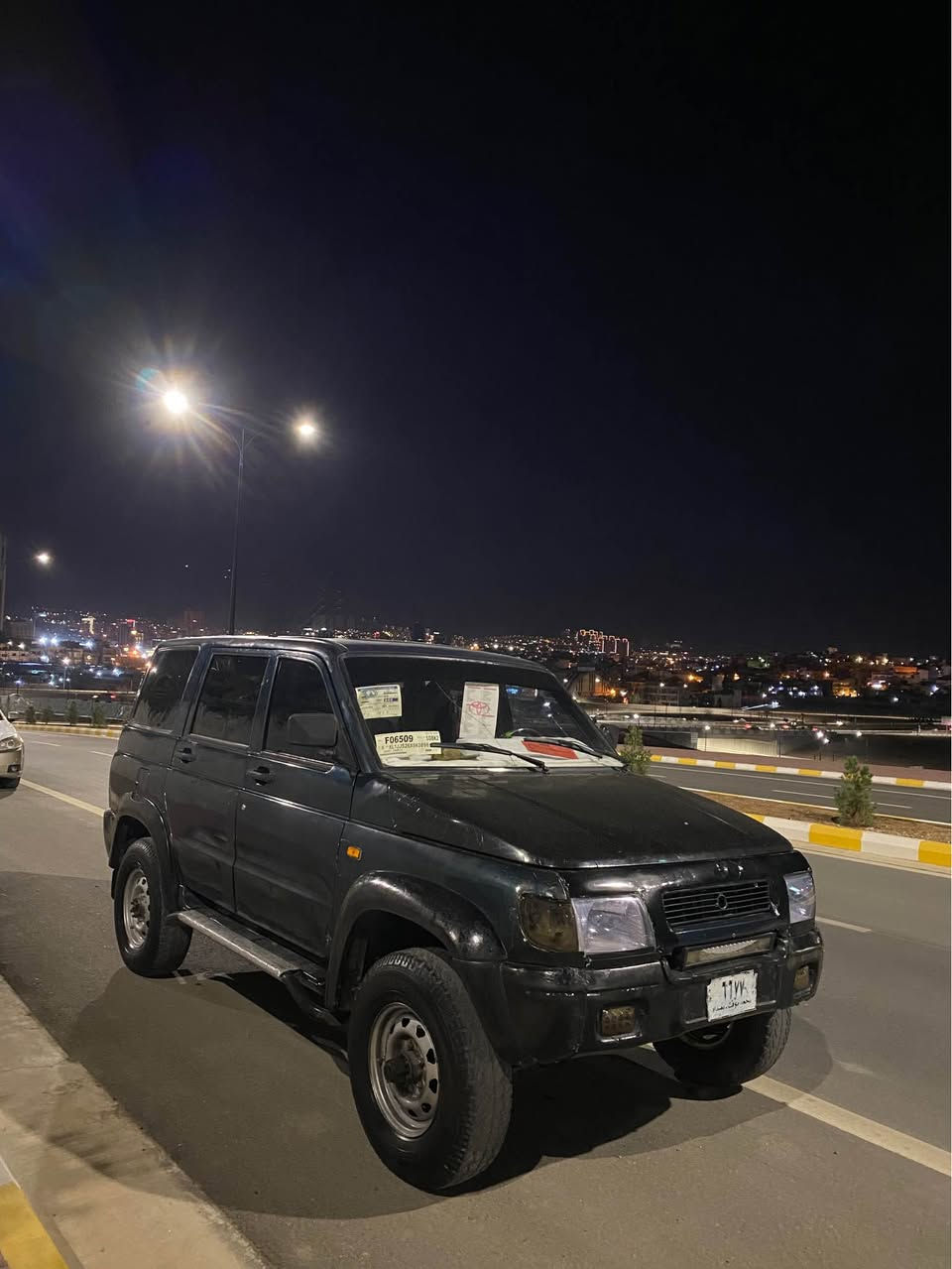 جێب واز مۆدێل ٢٠٠٠  دەبڵ ئاکسل مەکینەی بەتە بەشەرتی ١٠٠٠ فیتەر تەقەو ڕەقەی نیە پاتری تازەیە ڕۆن و سیوەیلی گۆڕاوە گەرمی مەزبوتە ٤تایەو ویلی پاتڕۆڵی لەژێرە بێ دەعمو لێدراوە دەمار بۆ دەماری بەشەرت بەنزین زۆر کەم ئەخوات       ناوی لۆک لۆکە گاعی کامل تێگیراوە.  کارەبای هەمووی ئیشدەکات   سەیارەکە ئاڕمی پلاستیکی سلیمانی بوە ئارمەکەی ون بووە بە شەرتی ئەوەلیات ئەیفڕۆشم لە ڕەسما چۆنە ڕوبەڕو زۆر جوانترە  سعریشی ٢٦ گەڵاو مەعامەلەیەکی کەم. گۆڕینەوەش ئەکەم لەسەر دڵگرتن *********** السليمانية, العراق
