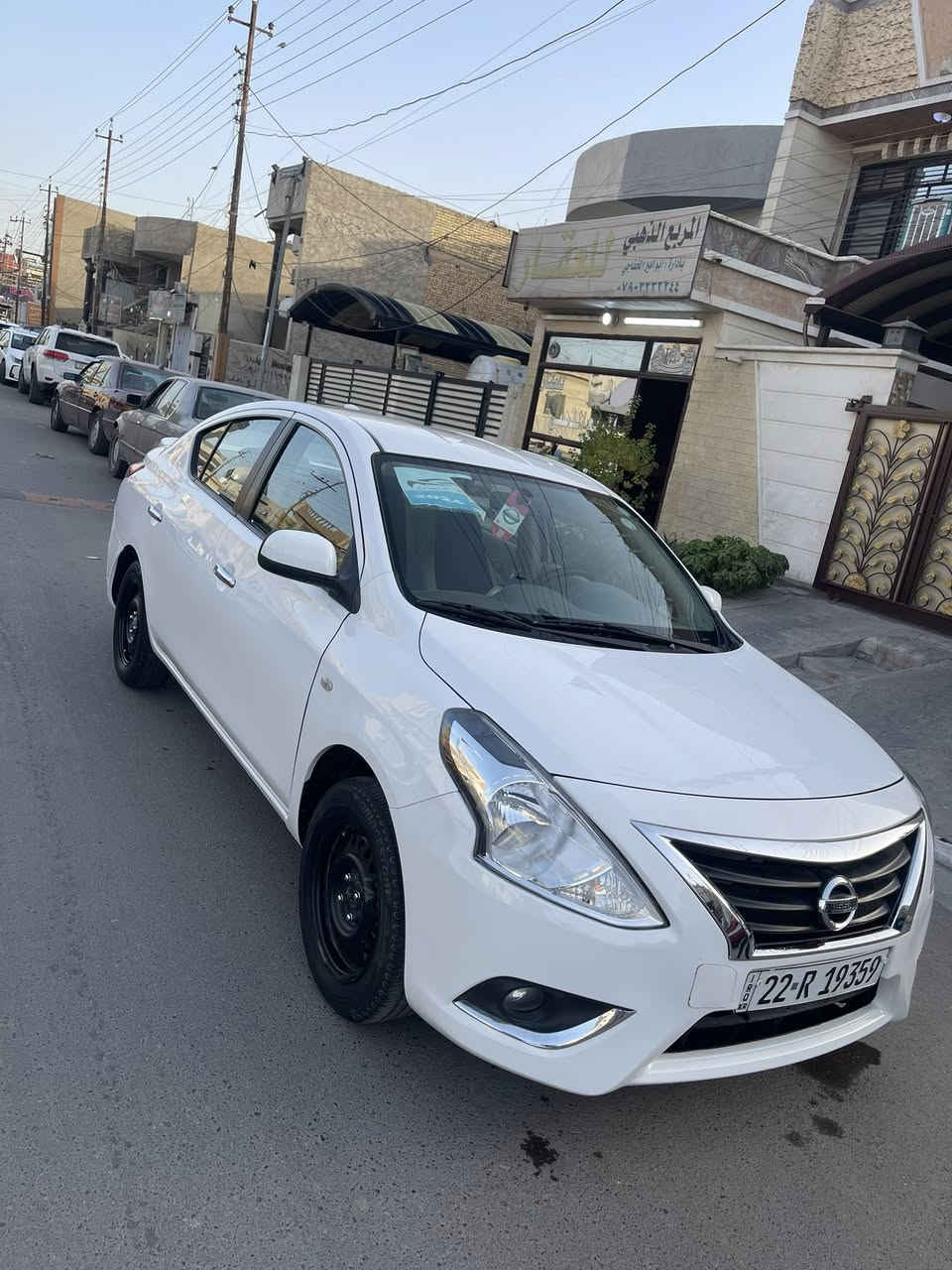 نيسان سني هندي امل بليته الزركه المرغوب موديل 2024 مماشيه هواي 25 الف بيهه براد بالجنطه وبالجمالغ الخلفي السعر 17 وبيهه مجال ***********

