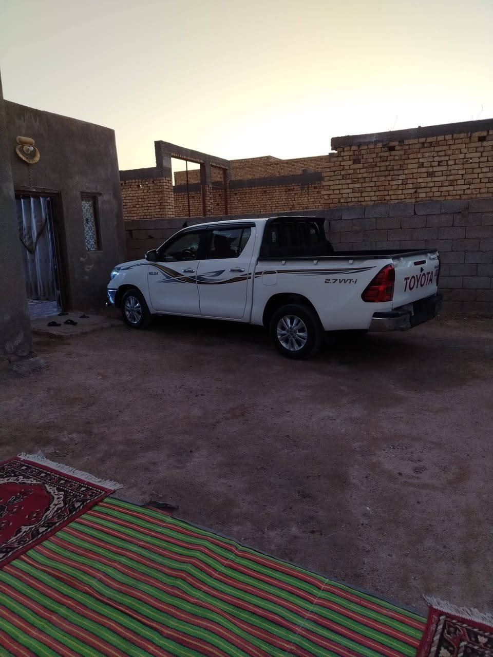 سلام عليكم فلاونزه 2017 كويتي وتماتيك رقم بصره سياره مكفوله عده بارد بل جاملق اليسر بس مكان السماوه السعر ٢٣٠وبيه مجال ***********
