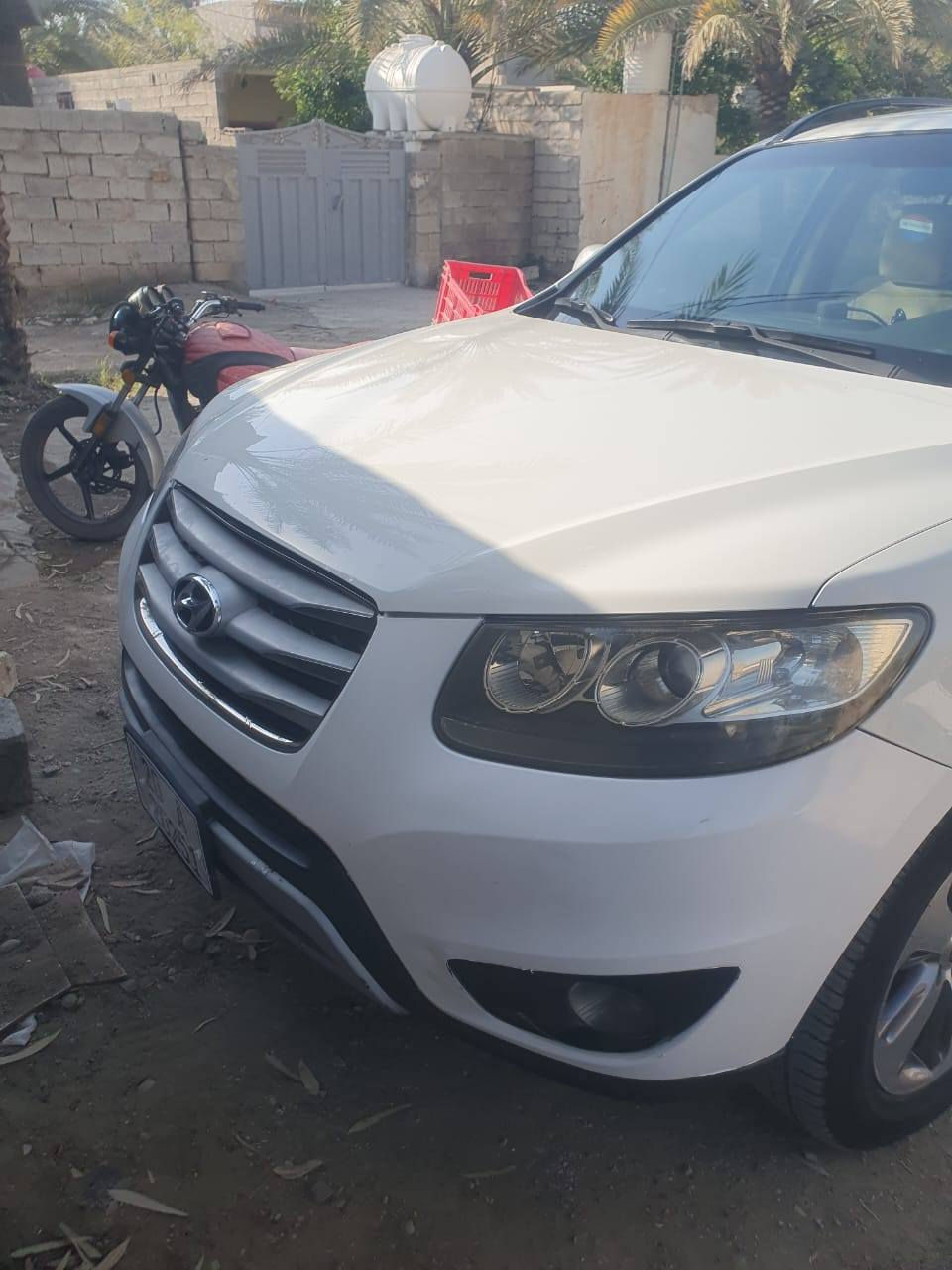 موديل ٢٠١٢ خليجي بدون ضرر مكفوله
فول عده البصمه 
محرك ٤
140 بيها مجال حك الجيه
تحويل مباشر 
ديالى بعقوبه
***********
