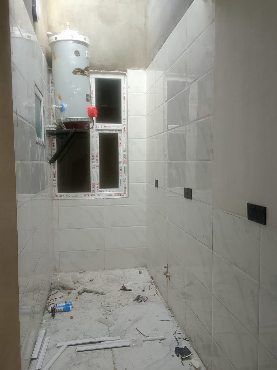 اعلان رقم (627)📢📢📢
——————————
#دارللبیع مساحة 100متر
#فول سیرامیك بناء حدیث
#صفر مامسكون zero
#نظام دكت مركزي 
#الموقع دروازة
#قرب مدرسة بيخود 
#سعر فقط 25 مليون 
#استفسار
***********
***********
#عقارات_قرەحسن2
——————————-
خانوو بۆ فڕۆشتن 100مەتر
فول کاشی و بینای نوێیە
سفرە و ماڵی تێ نەچووە
سیستەمی دکتە
شوێن دەروازە 
نزیك مەکتەب بێخود
نرخ تەنها 25ملیون
***********
***********
