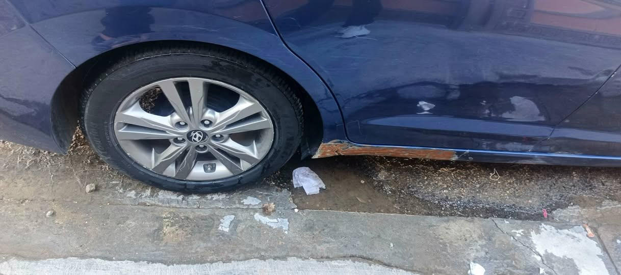 السلام عليكم النتر 17 وارد امريكي ماشيه 91بسمي السعر122وبيه مجال رقم تليفون ***********
