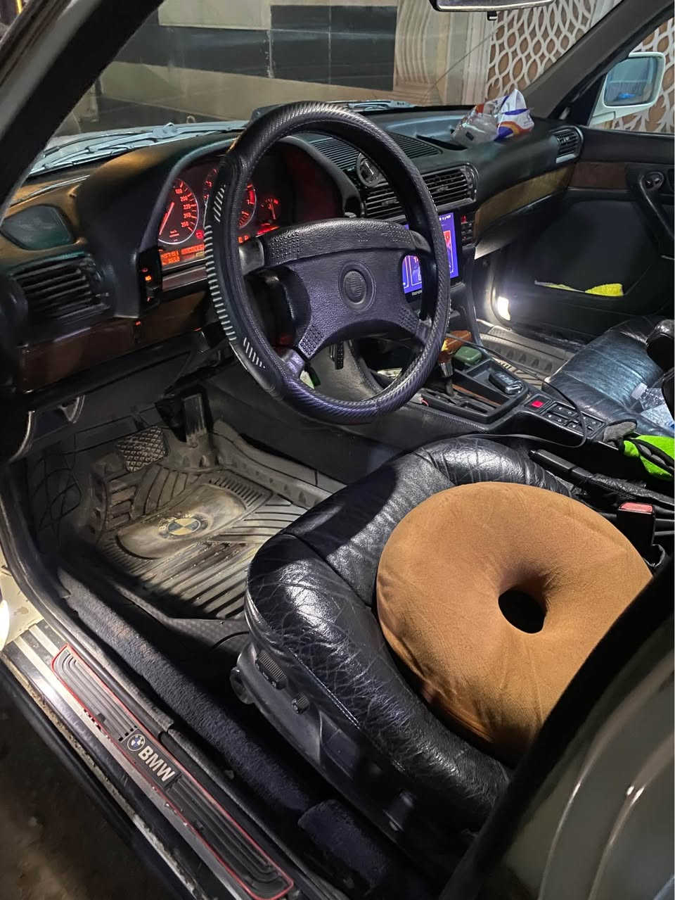 BMW 735i 1990
لون ابيض  كير محرك كهرباىيات حدادية كلهن كفاله السيارة رقم نجف دولي باسمي شخصيا شرط المداور 
غرفة جلد كهرباء نضيفة جدا 100‎%‎ 
سعر 52 وبيه مجال ترهم مراوس 
للاستفسار  *********** بي واتساب النجف, العراق
