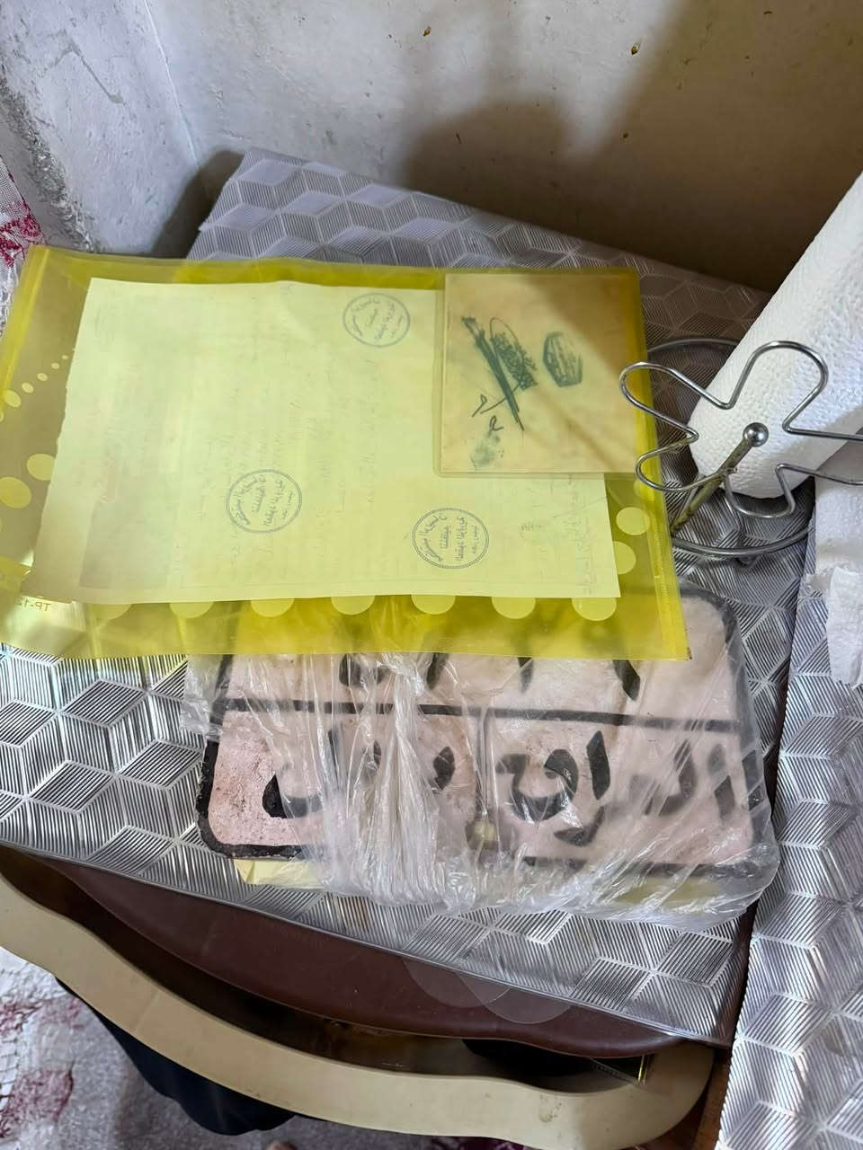 غراض للبيع  قيموه وخذوه بل يرضي الله.  ارقام وسنويه مال ٨٢ شبج الماني  تانكيات مال ٨٢ ومال ٨١ دينموه ارميجه فشك مال ٨١ سلندرات مال ٨١  سلال الماني   لبه وفلاوينه ٤ زواج  شواصي مال ٨١  مكاني نجف***********. وهواي غراض
