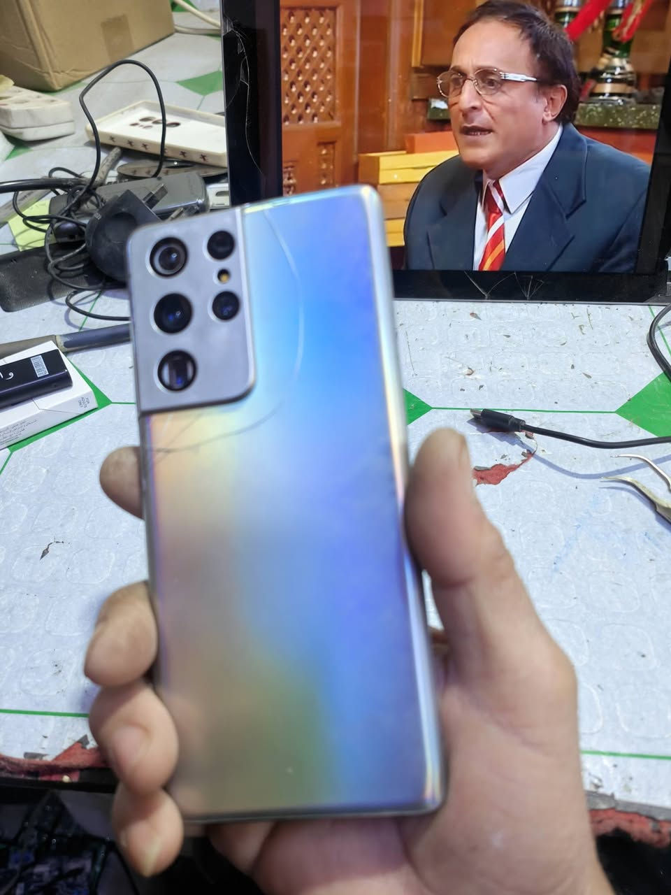 السلام عليكم 
s21 ultra
بهاي الحاله جهازي الشخصي
 فجأ صارت هاي الحاله بي 
شرق اوسط
شريحتين 
السعر 100
ماعندي توصيل مكاني بغداد تواصل ( *********** )
