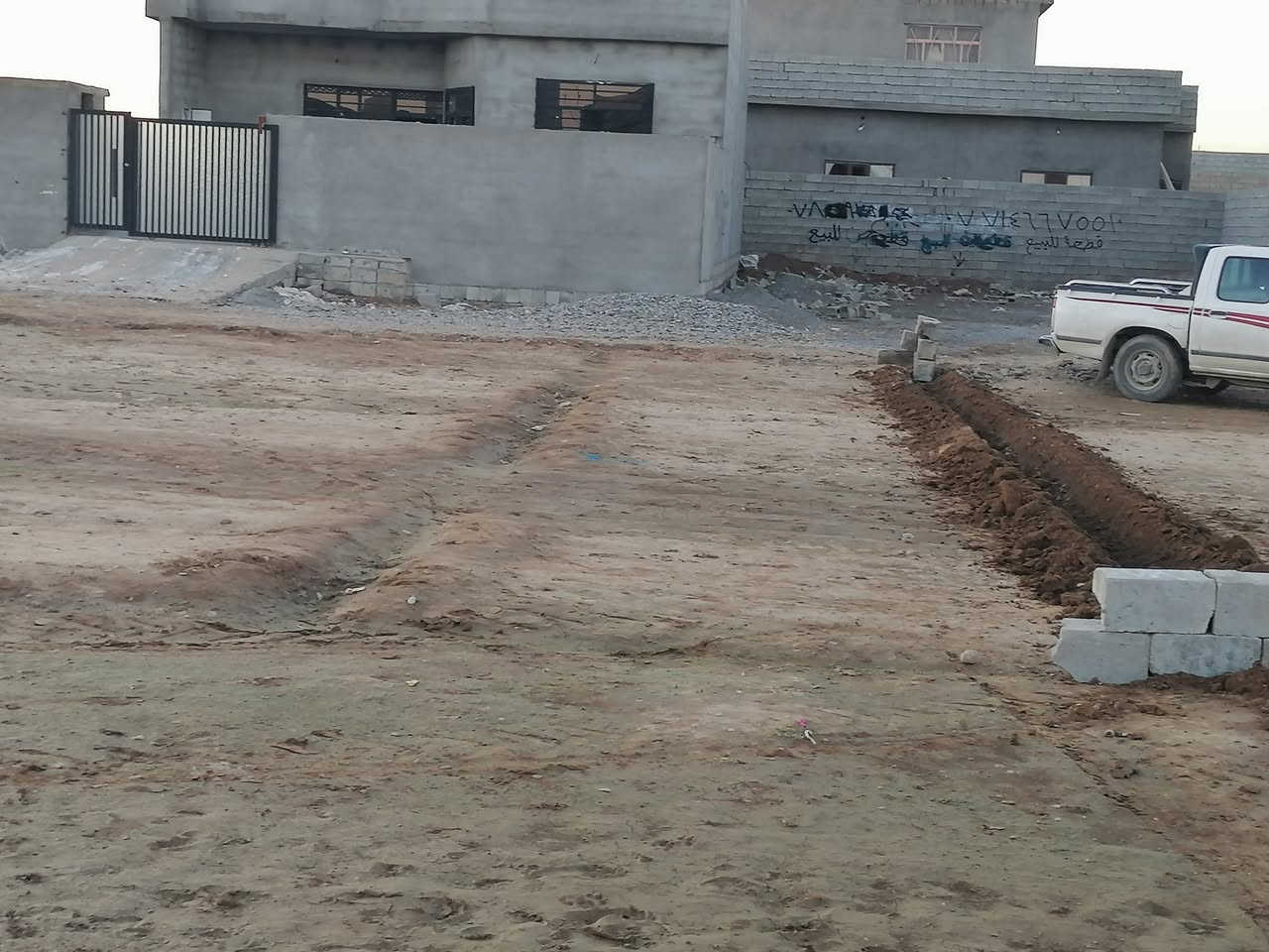 قطعة ارض زراعي للبيع على شارعين شارع خلفها ٨ متر وشاع كدامها ٩ متر  مساحتها ٢٠٠ متر قريبه على سايدين البگاره  ***********
