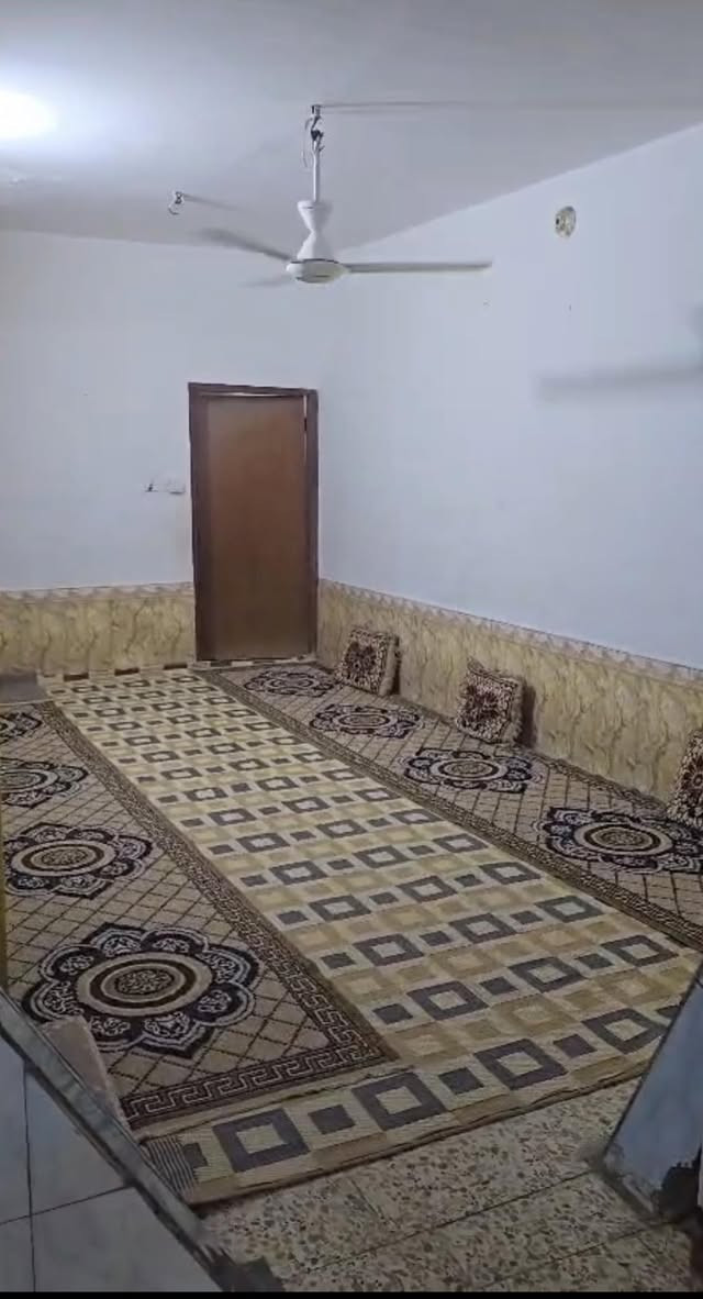 اكرم للعقار
مكتب اكرم الحاتمي للعقار  ***********
==================================

     دار  للبيع  المساحة  100 متر  طابو صرف  

    حي ميسان قطاع 22 عرض الشارع 12 متر 
                      قرب شارع عوده 
==================================

       يحتوي ع / غرفة وصالة ومطبخ وأستقبال 

     وصحيات داخلية وخارجية ومكشوفة وطارمة

                   البيت نضيف بناء شيلمان  
             
                السعر  118 مليون وبي مجال

للاستفسار الاتصال بالرقم  *********** وات سآب 

  او مراجعة المكتب/ عنوان المكتب النجف الكوفة 
  
  حي ميسان شارع الكيات مقابل سوك حي ميسان
