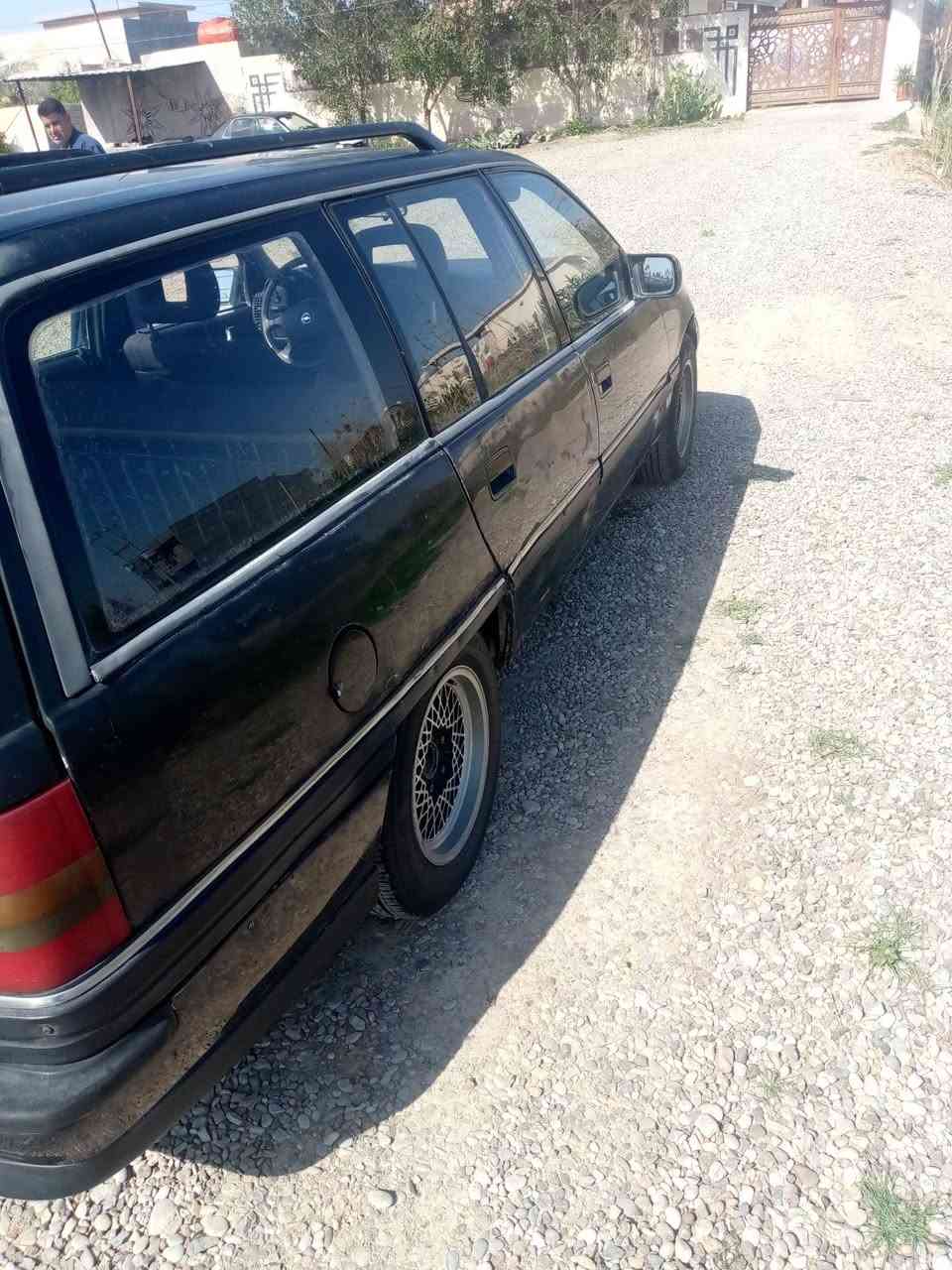 سلام عليكم اوبل موديل 1991 سياره كامله جديده خير من الله سياره تخم تاير صدر امامي  جديد جام جوبي كهربائيات كله شغاله رقم السياره ديالى مكان ديالى للتواصل مع صاحب السياره *********** سياره أحله من الصور ما بيه نقص
