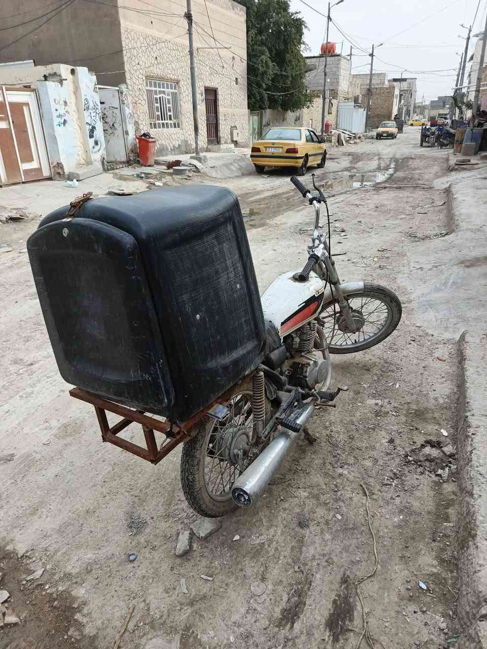 السلام عليكم
4 كير متروكه
السعر 150 هيه والصندوك
***********
