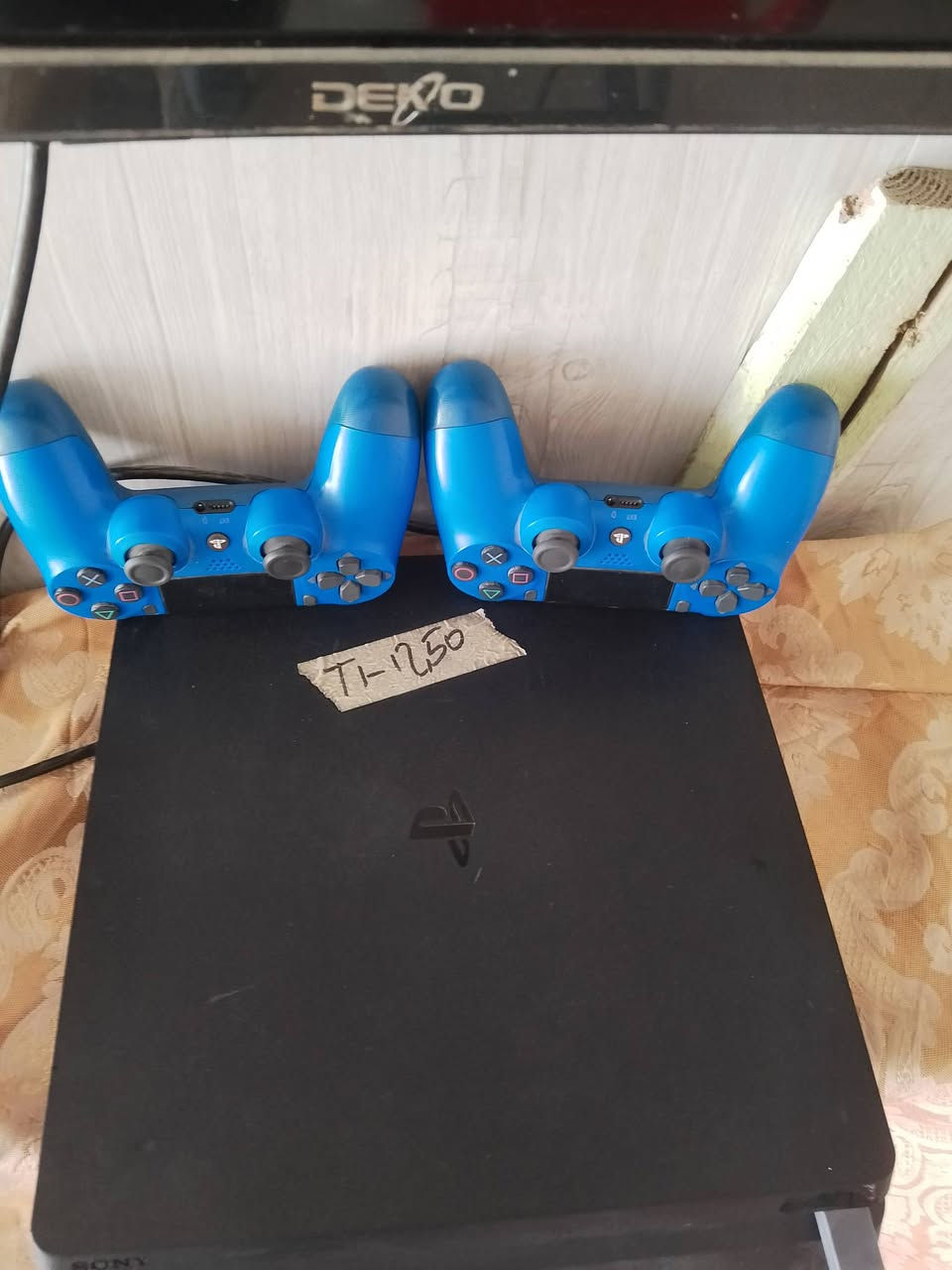 بلي فور 4 ،مهكر ، للبيع معه يوبي اس  جددصارلي 20 يوم من جبتهن ليوبي اس يشغل 3 بليات المكان الديوانية ستفسار خاص


**إذا كنت صاحب هذا الإعلان وتريد حذفه لأي سبب، رجاءا أرسل رسالة إلى الدعم الفني**