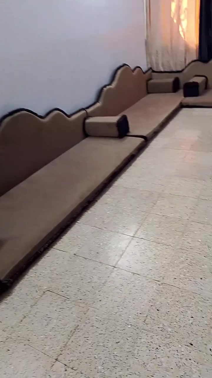 سلام وعليكم 
ديوان ارضي للبيع عل وجهين
السعر 150
***********

