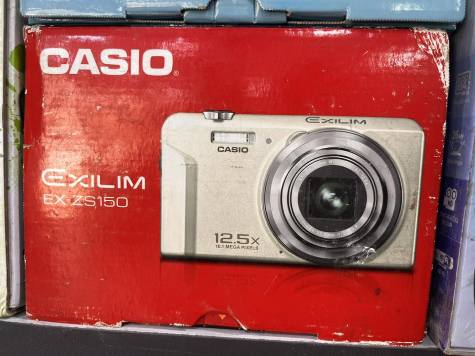 موجوده كامرات جديده ما مستخدم الي يريد تفاصيل واسعار يراسلني واتساب ***********
