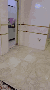 السلام عليكم
دار للبيع طابق واحد جاهز كامل فول جديد بناء حديث 
مساحه 127 متر 
واجهه اربعه امتار ونص نزال 26

زراعي 
عنوان  حي رقيه مجاور حي الصحفيين في البلديات 
خدمات ماء كهرباء مجاري 
الفرع مجاور اسواق جدو
شارع عرظه 12 

للاستفسار اكثر الاتصال على الرقم التالي 
***********
