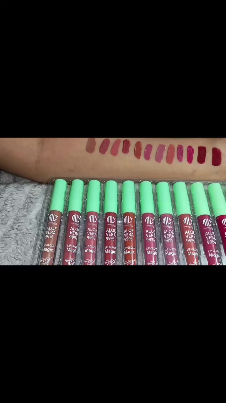 حبايبي الحلوات شوفن هذا🔥LIP GIOSS🔥بخلاصة جل الأوليڤيرا المعروف بتهدئة وترطيب الشفاه من ماركة ❤MAYBELUCKY❤يعمل على الترطيب العميق ويعالج الجفاف والتشقق ويعطي مظهر صحي وناعم ❤🔥

حيث يكمن الجمال توجد الاناقة🔥🔥 اجمل ماركات الحقائب والملابس والادوات المنزلية المنوعةوالمميزة🔥
❤️‍🔥خليج وياي وكشخي ❤️‍🔥😉
للطلب والاستفسار خاص أو على رقم الواتساب *********** 
❤️مية هلا بالحلوات الانيقات❤
#مكياج_ماركات #lipgloss #توصيل_جميع_محافظات_العراق🌎🚖 #followｍe #كوزمتك
