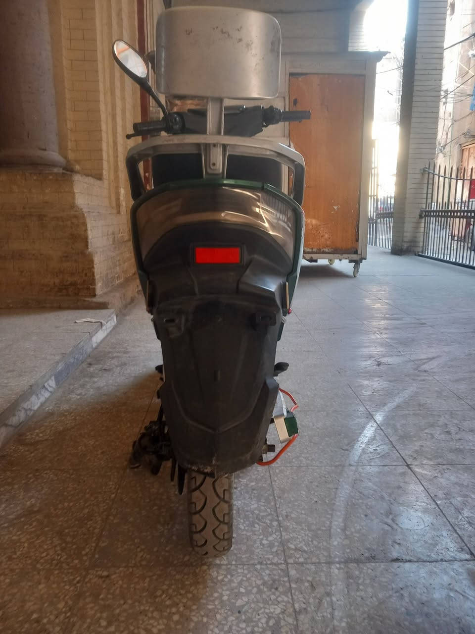 سلام عليكم درجه شحن 5 بطاريات ليثيوم نوع الدرجه ماكس عدله  
السعر 550 بيه مجال
كله شخاله هورن اشارت الايت عالي ناصي نضافه 80 /100 
نخص ابريك الخلفي فقط 
العلوان بغداد باب المعظم 
متواجد خاص و رقم ***********
