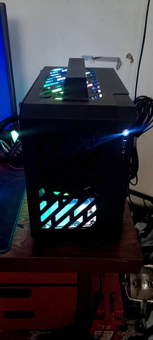 سلام عليكم متوفر كيس m atx
متوفر توصيل الحجز برصيد لضمان الاستلام او الادمن وسيط 

معالج i5 10400f +مبرد هوائي ارجيبي
المذر بورد msi 510m 0las v3
الرامات Ram team group 16 gb 2x8 3200hz
الكارت Rx 580 8gb soyo ابيض جديد 
التخزين ssd128+hdd1tb
الباور power supply deep cool pf600w جديد 
الكيس مني  atx
commercial 5fan rbg+hub 
ملحقات ماوس كيمنك ارجيبي 
كيبورد hyes حجم صغير ارجيبي جديد
باد ماوس وسماعه جدد 

السعر ٥٥٠ الف السعر ثابت بدون احراج


**إذا كنت صاحب هذا الإعلان وتريد حذفه لأي سبب، رجاءا أرسل رسالة إلى الدعم الفني**