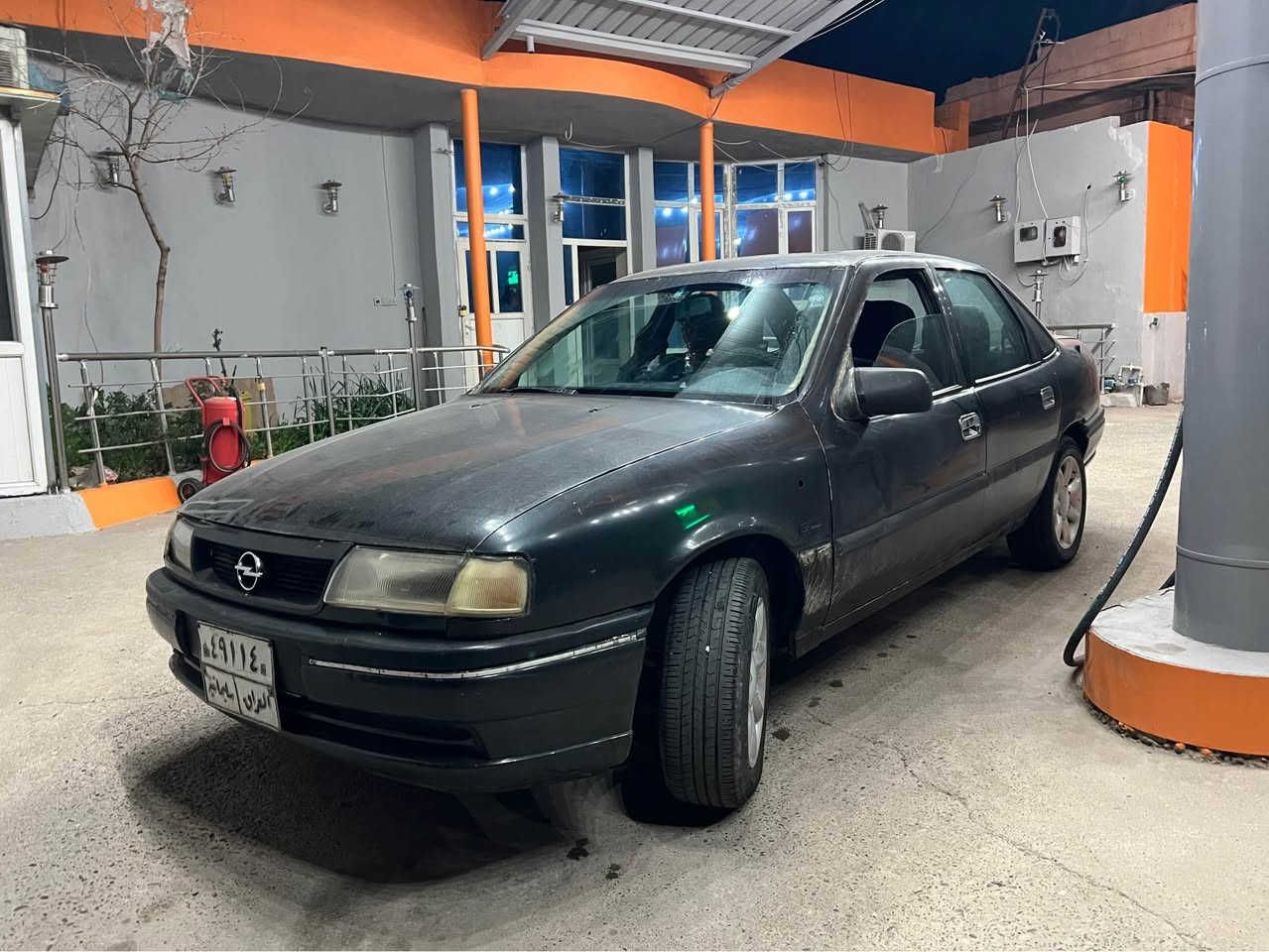 ٣٠ گەڵاو مەجال😱😱 خوار هەموو بازار 
مۆدیل ١٩٩٢ مەکینە ١٨ وەک سەعات 
گئر مەکینە براوە تحویل وەکالە بەشەرت
کارەبایاتی هەمووی مەزبوتە چوار تایەی لۆک
تاخم پئش و پشت تازە توند کراوەتەوە

شوئن // تەقتەق 
نرخ// ٣٠ گەڵا😱
ژ.م // ***********
ژ.م // *********** كويسينجاك, أربيل
