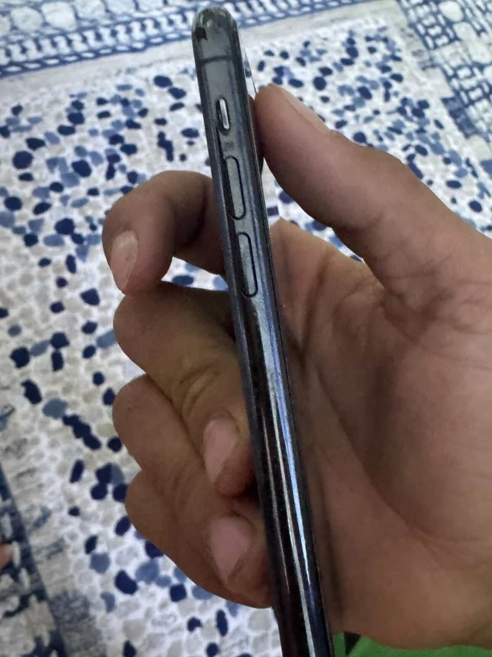 سلام عليكم ١١برو ذاكرة ٢٥٦جديدبطارية ٧٩ما مفتوح مراوس أو بيع متواجد خاص ***********
