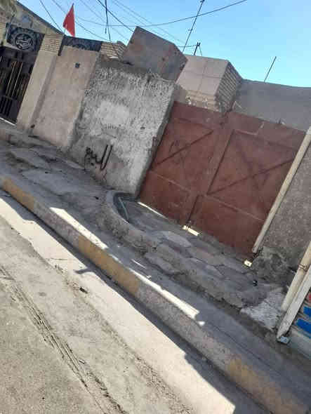 سلام عليكم اخوان بيت 100متر واجهته 5متر ونزال 20 رقم القطعه 4117 موقعها منطقة الحسينيه الجريخي سعره 60وقابل التفاوض ***********
