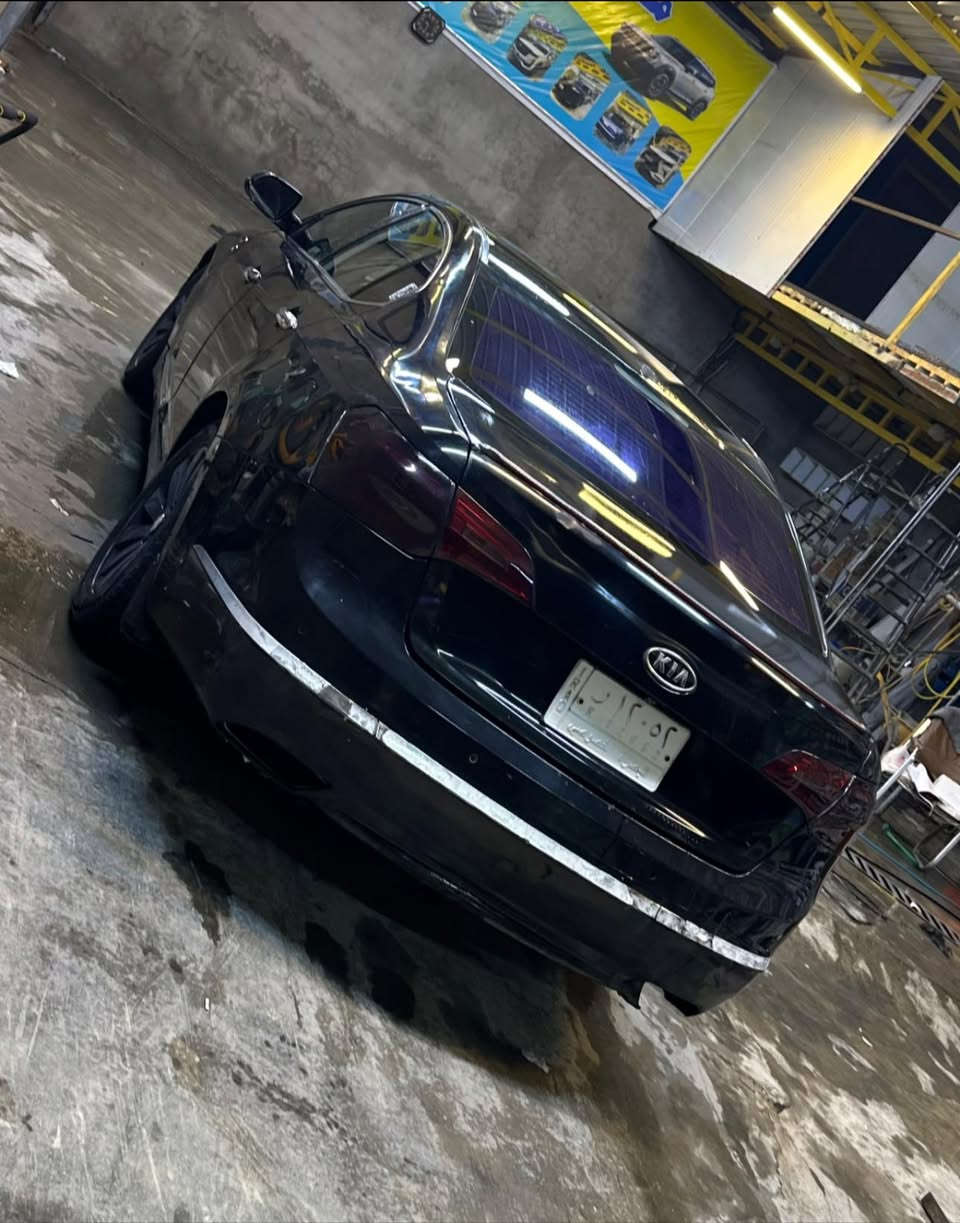 كادينزا كوري 2012 سته سلندر 3300cc
رقم بصرة مشروع موازي وراعيها موجود
داخل اسود جلد 
تدفئة كشنات
تبريد قطعتين رادييتر تبريد وفريز جدد
حادثها جاملغ فقط بدون دواخل
ومقدمة القمارة فقط تعديل بسبب البنيد طاگ على مقدمة القمارة
 ابيعك صبغ عام
السياره بنيد مغلف نقشة وقماره وجنطه مغلفات اسود لامع جماليه
ويل اسود 
تحكم ستيرن
دواخل السياره حلوة
نقص السياره بيها طبّه بالگير خفيفه عالd 
النمر كلها شغاله وممتازة 
المكينة بيها بخار قليل جدًا وصوت اثناء التشغيل
وكهربائيات تحتاج اشياء بسيطة جدًا
تحتاج مداراة شويه وترجع جديدة
عليها غرامات ٦٠٠ الف تقريباً ما متأكد بالضبط
السعر ٦٢ ورقه قفل (والغرامات عالمشتري)
السياره عارضها واقع حال وما فارغ اعمرها 
سونارها موجود اللي يحتاجه اصورلهيا
ذكرت كل التفاصيل البيها نفس ما هي حتى ما اتفشل ويه احد
مكان السيارة النجف الأشرف
‎***********
